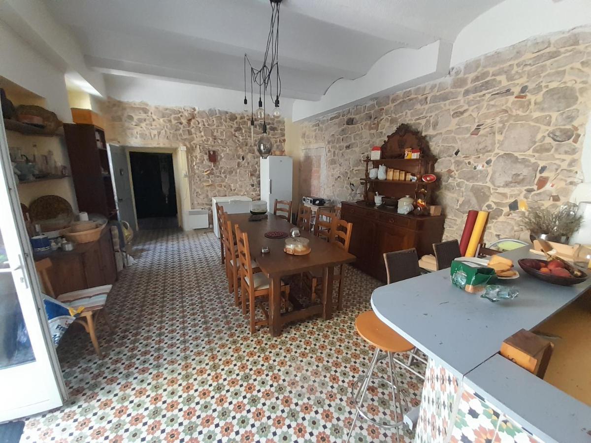 Bed and Breakfast Le Prieure Saint-Florent-sur-Auzonnet Exterior foto